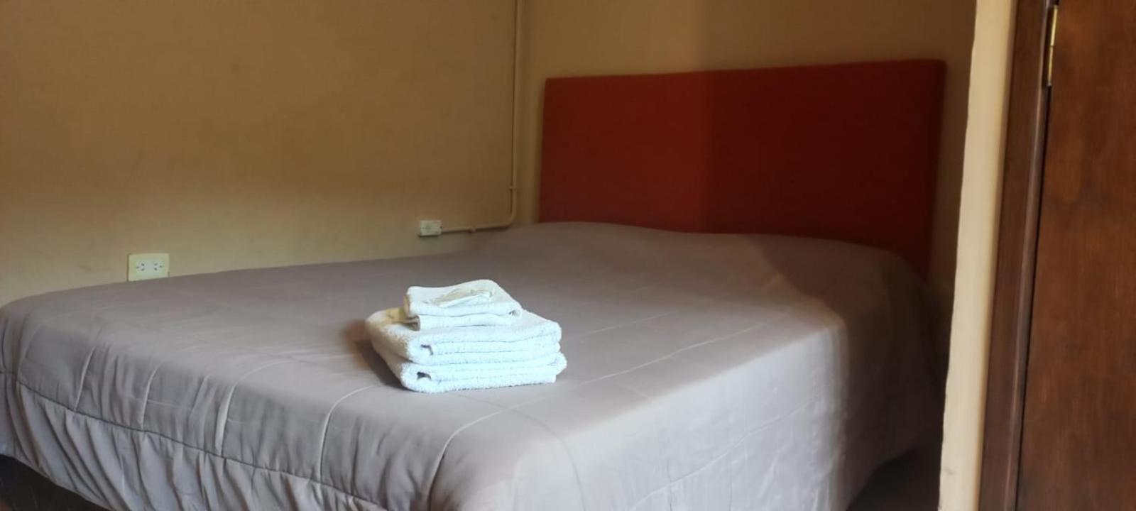 La Morada Hostal Cafayate Bagian luar foto
